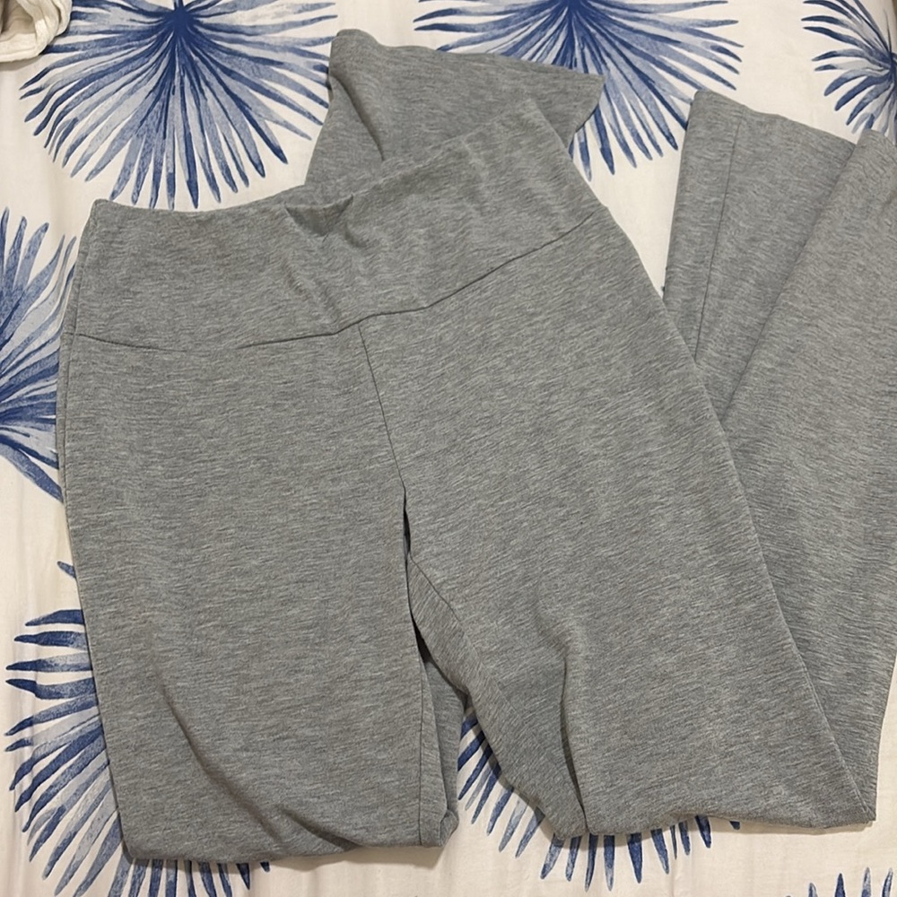 Gray cotton flare leggings